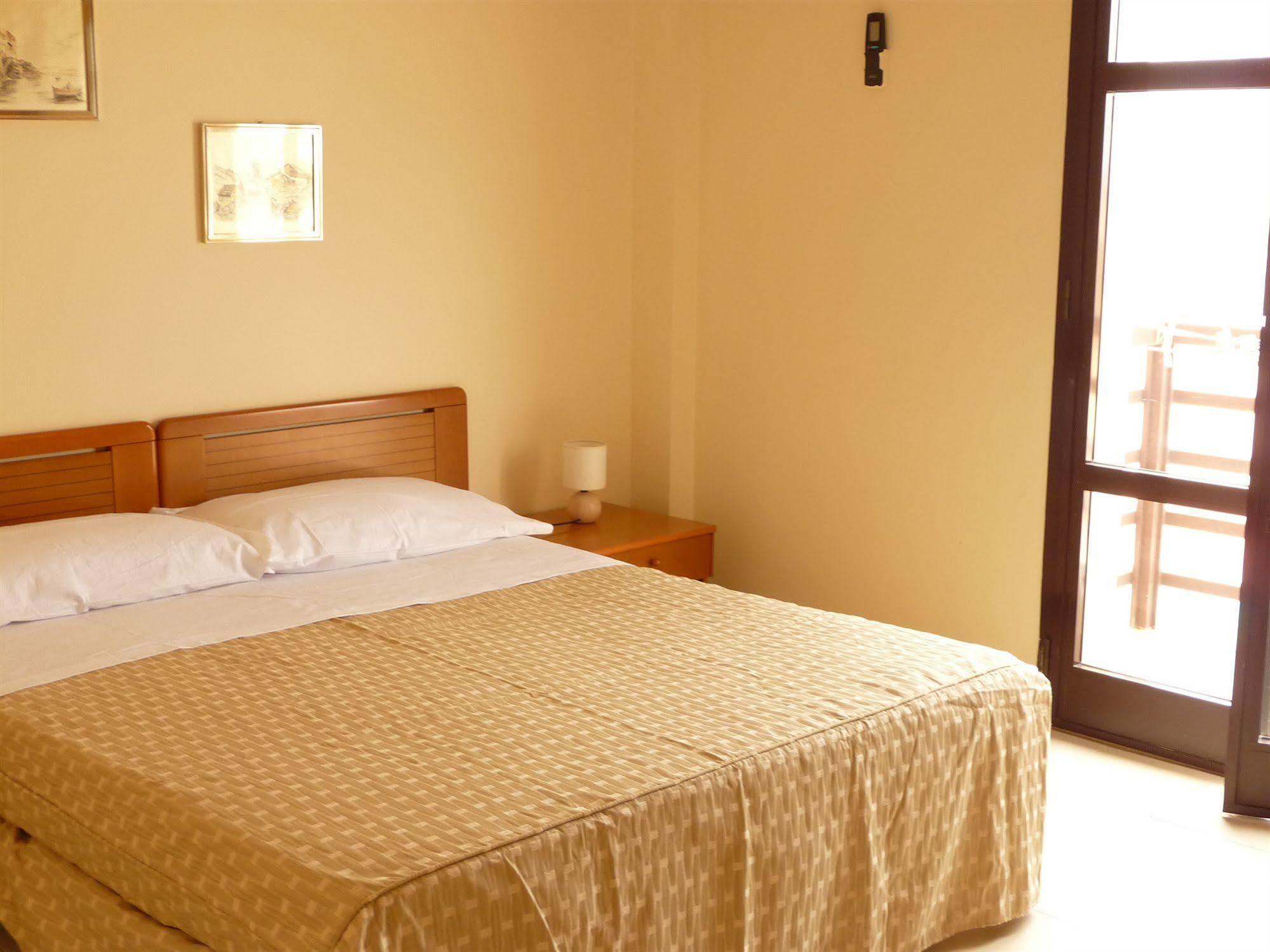 Agathae Hotel & Residence Scoglitti Kültér fotó